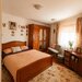 Casa cu 2 locuinte, centrala, garaj si gradina, teren 415 mp, Str Mezes